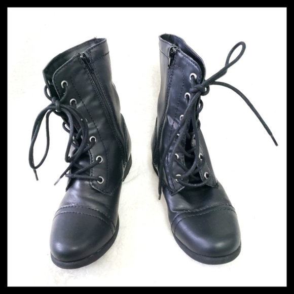AmericanRag:Size:6M/Black Combat Boots - Picture 3 of 5